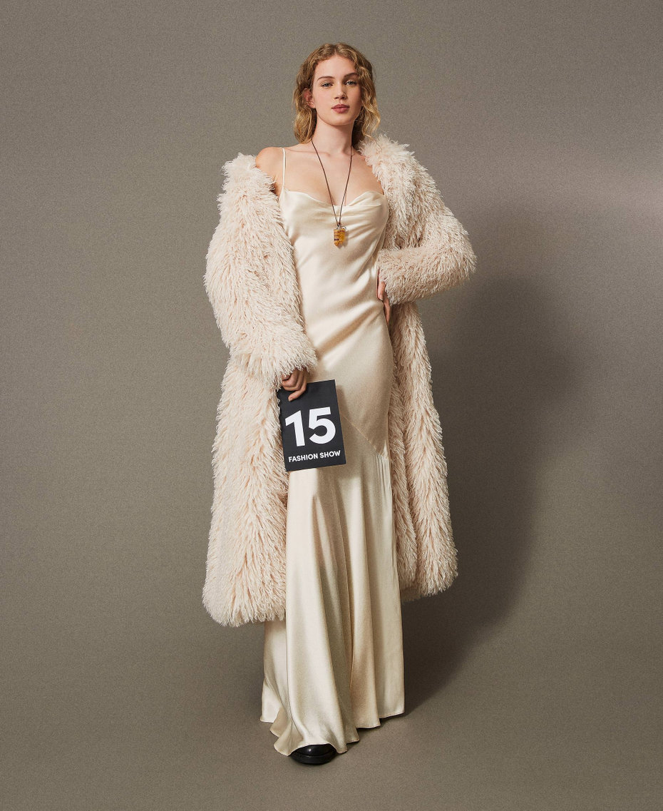 Abito lungo in raso di misto seta