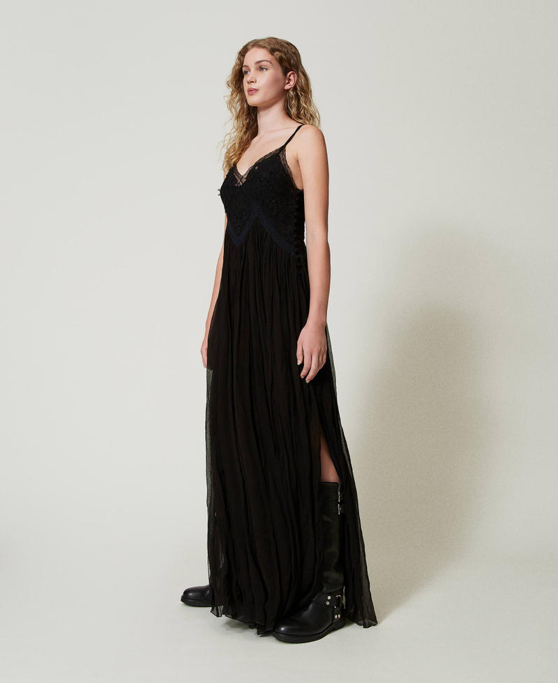 Robe longue en crépon et tulle