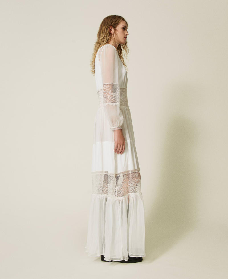 Vestido de crep&eacute; de seda con encaje