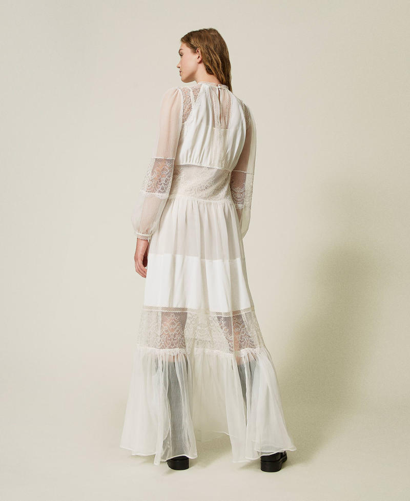 Vestido de crep&eacute; de seda con encaje