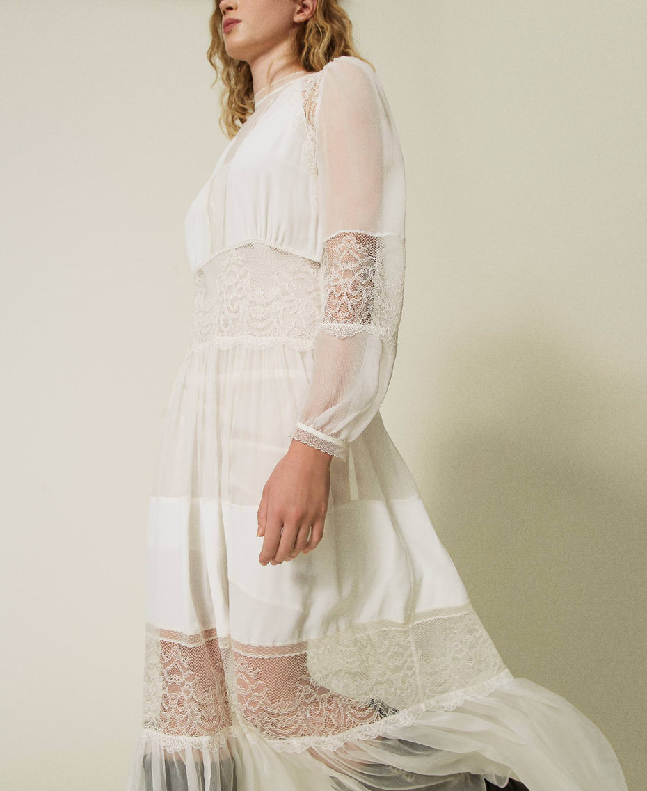 Vestido de crep&eacute; de seda con encaje