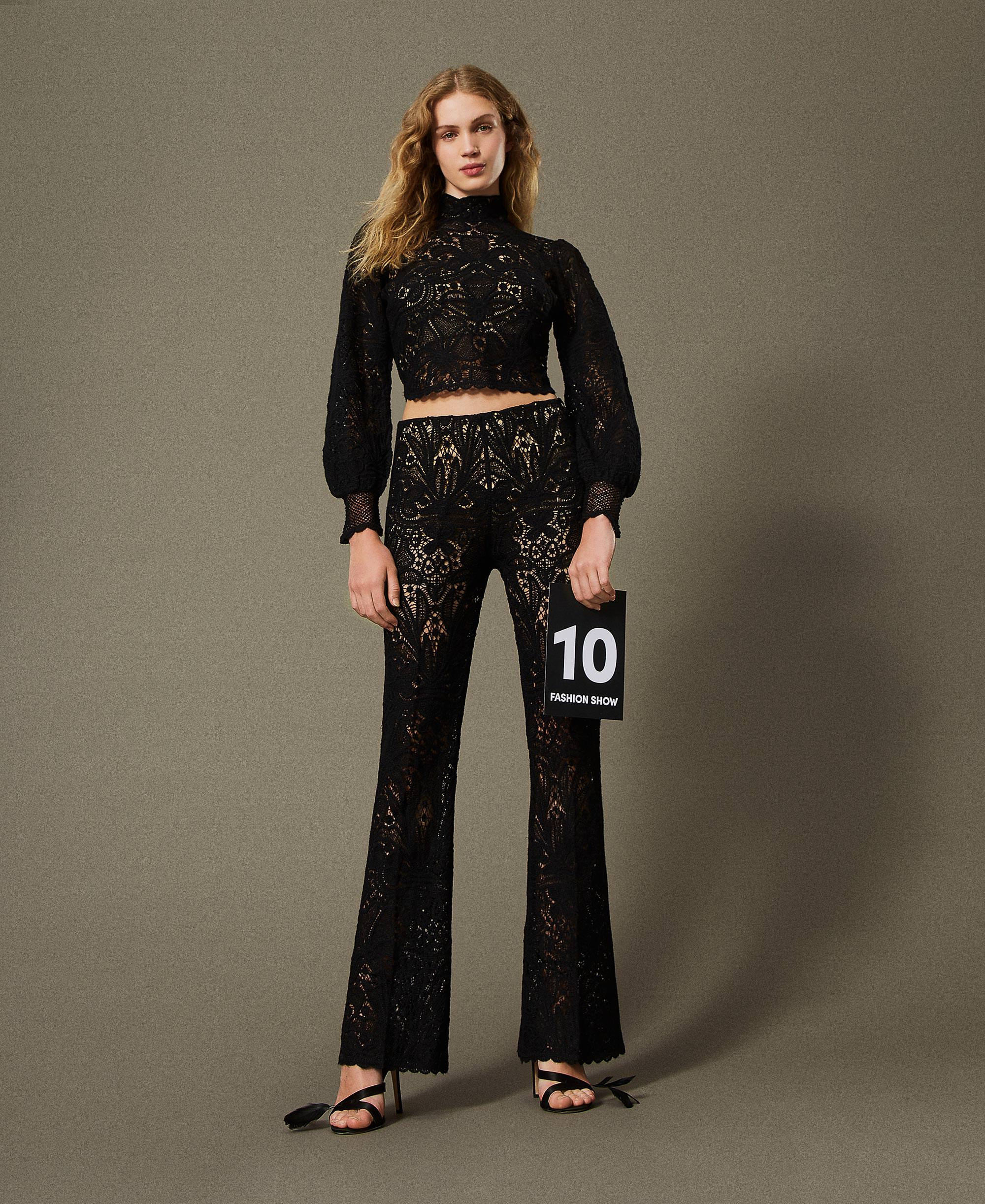 Pantalon en maille florale au crochet