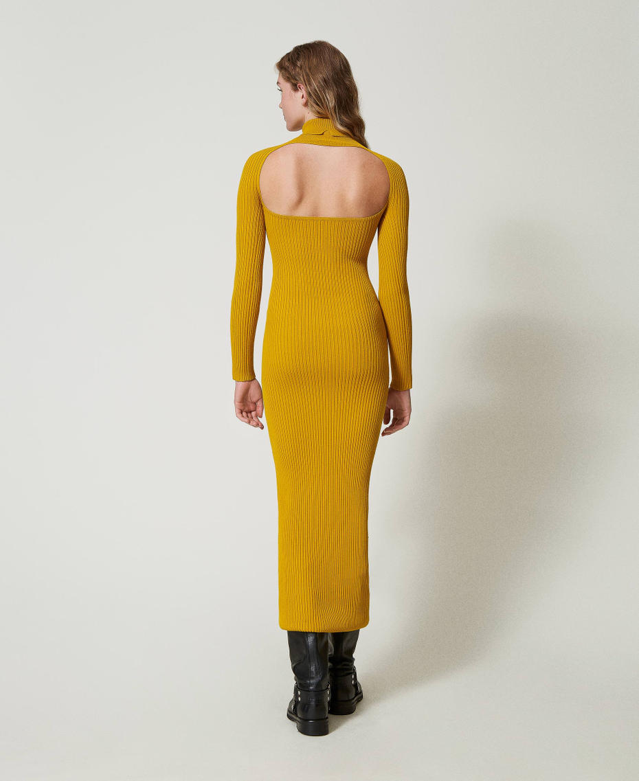 Maxistrickkleid mit Cut-out Ockergelb Frau 242TS3280_12081_04
