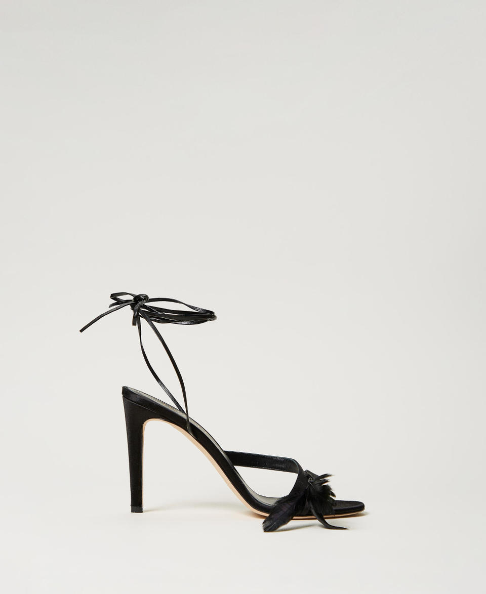 Sandali con lacci e piume Nero Donna 242TST012_00006_S0