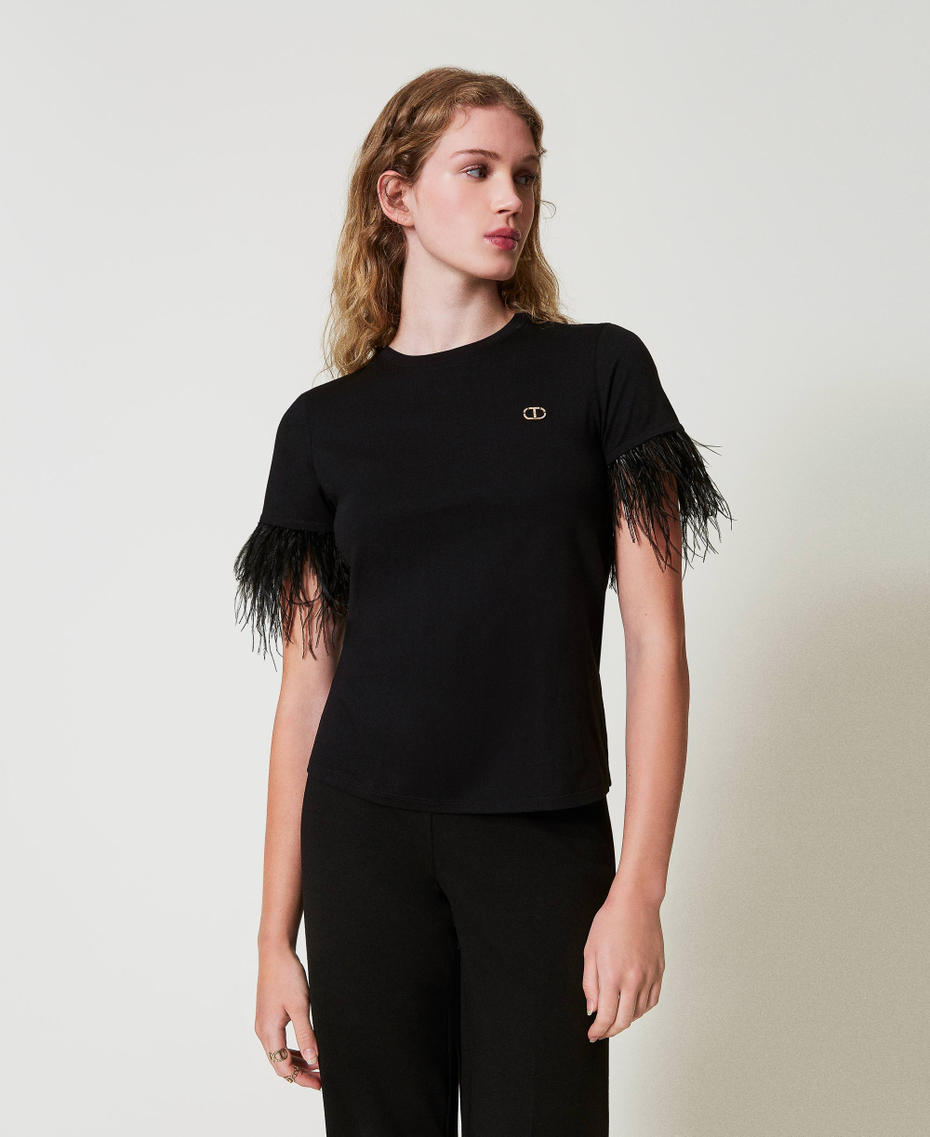 T-shirt avec logo Oval T et plumes Noir Femme 242TT2080_00006_01