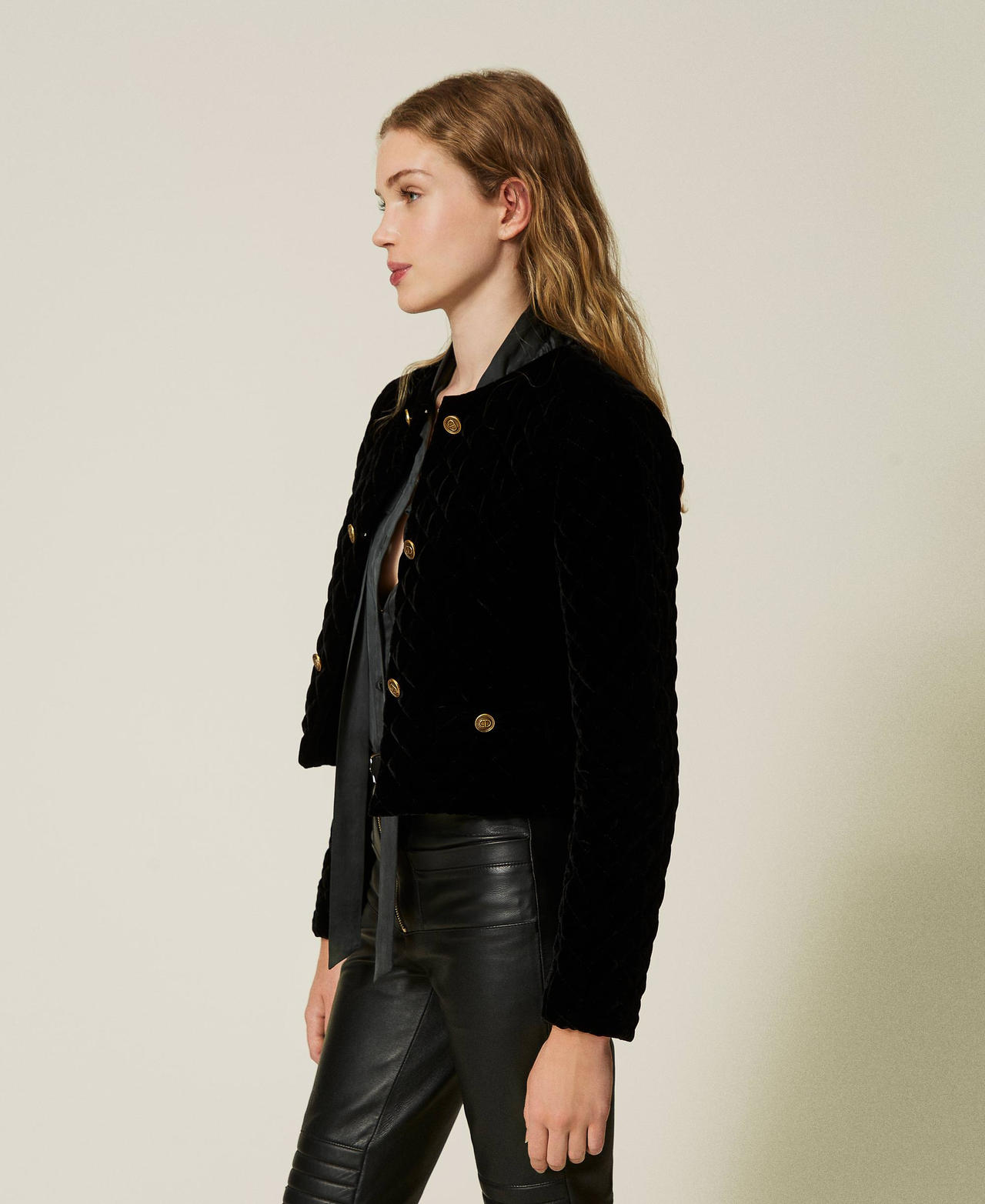 Steppjacke aus Samt Schwarz Frau 242TT2140_00006_03