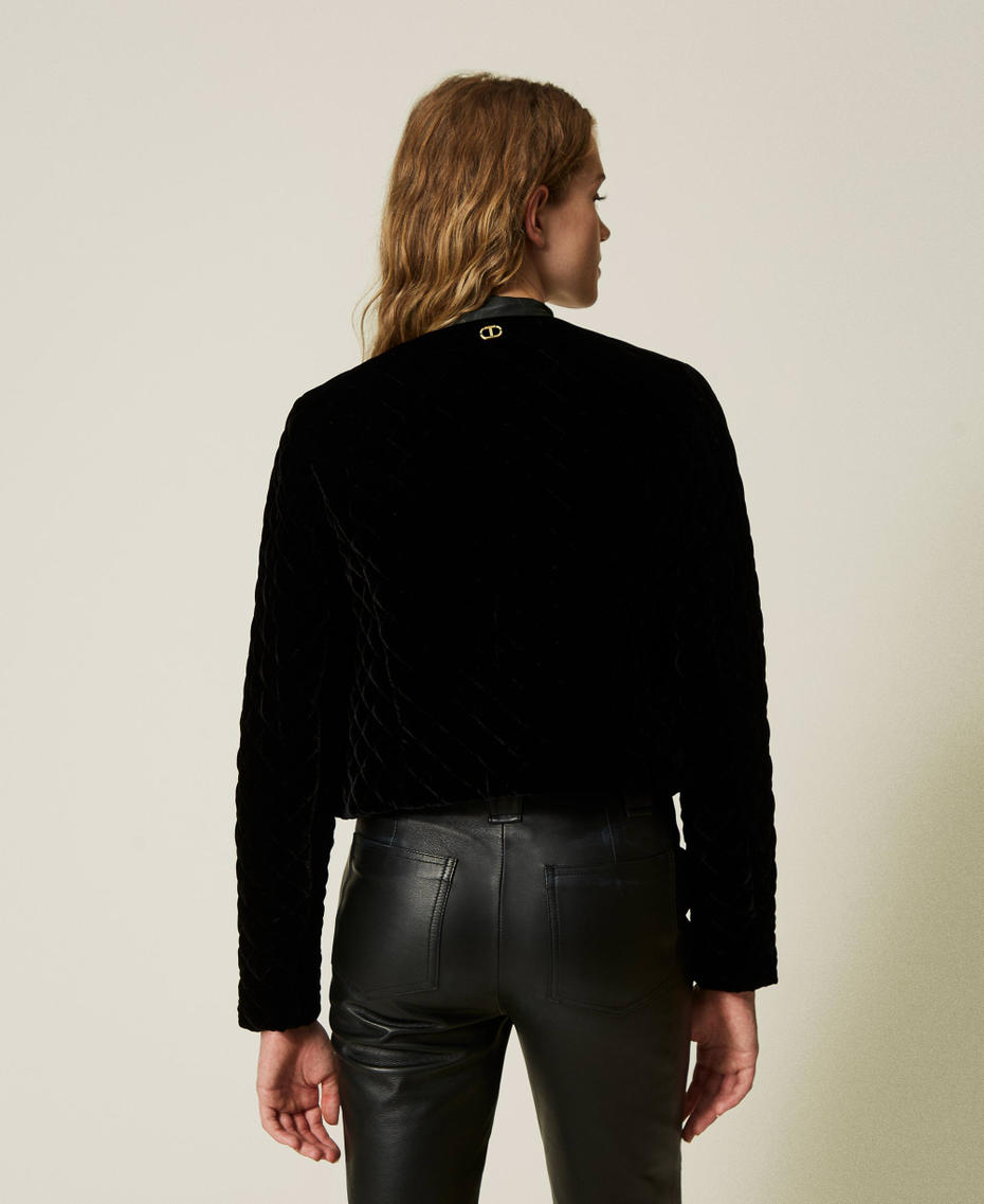 Steppjacke aus Samt Schwarz Frau 242TT2140_00006_04