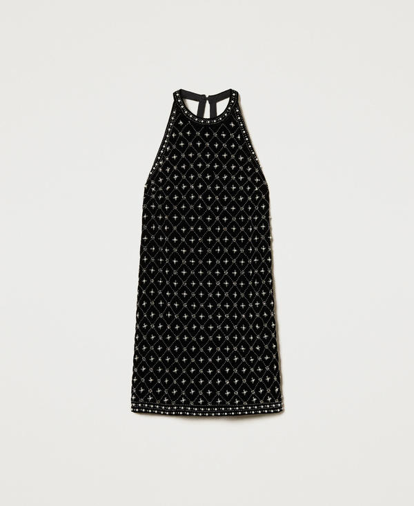 Robe courte en velours brodé avec encolure américaine