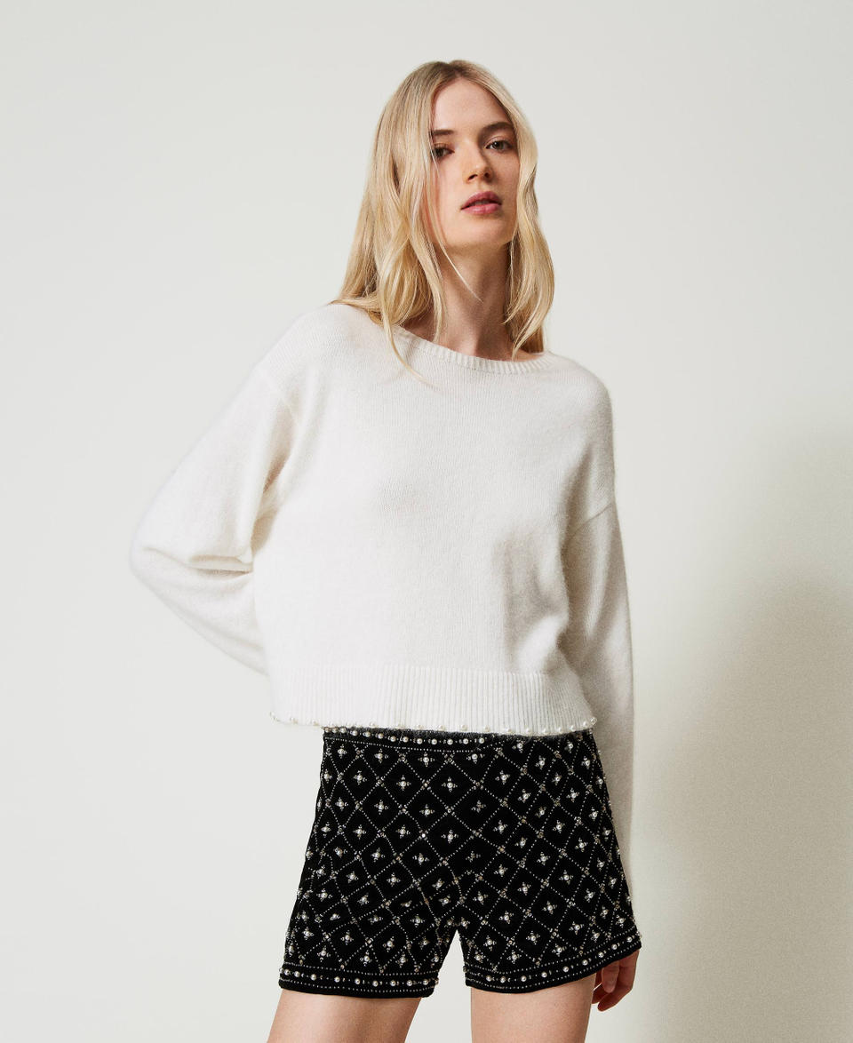 Twin Set Shorts in velluto ricamato