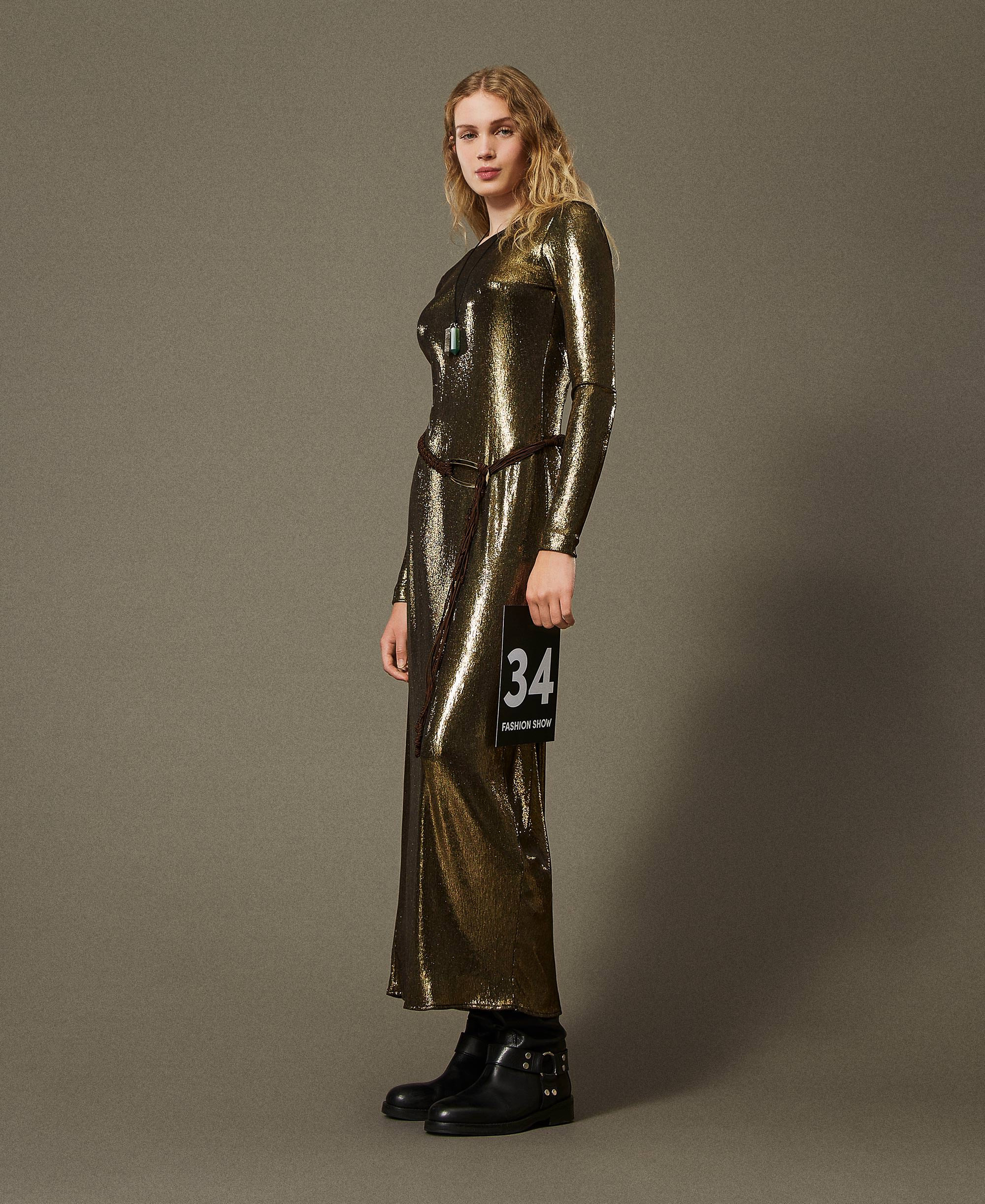 Abito lungo laminato con drappeggio