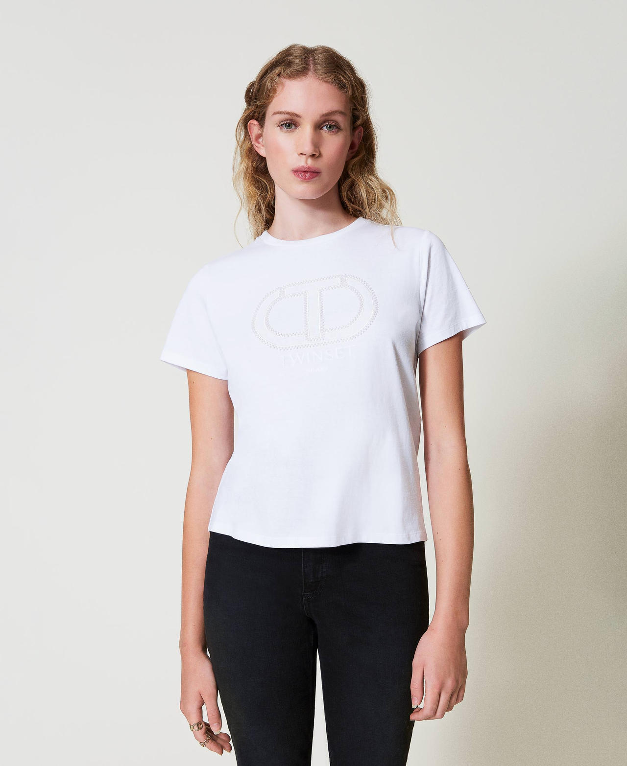 T-shirt con ricamo logo Oval T Bianco Donna 242TT2460_00001_02