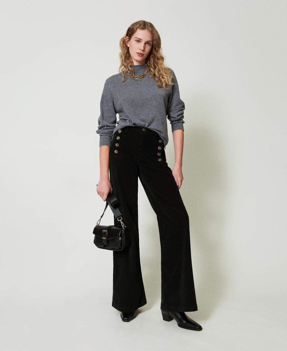 Velvet trousers with buttons