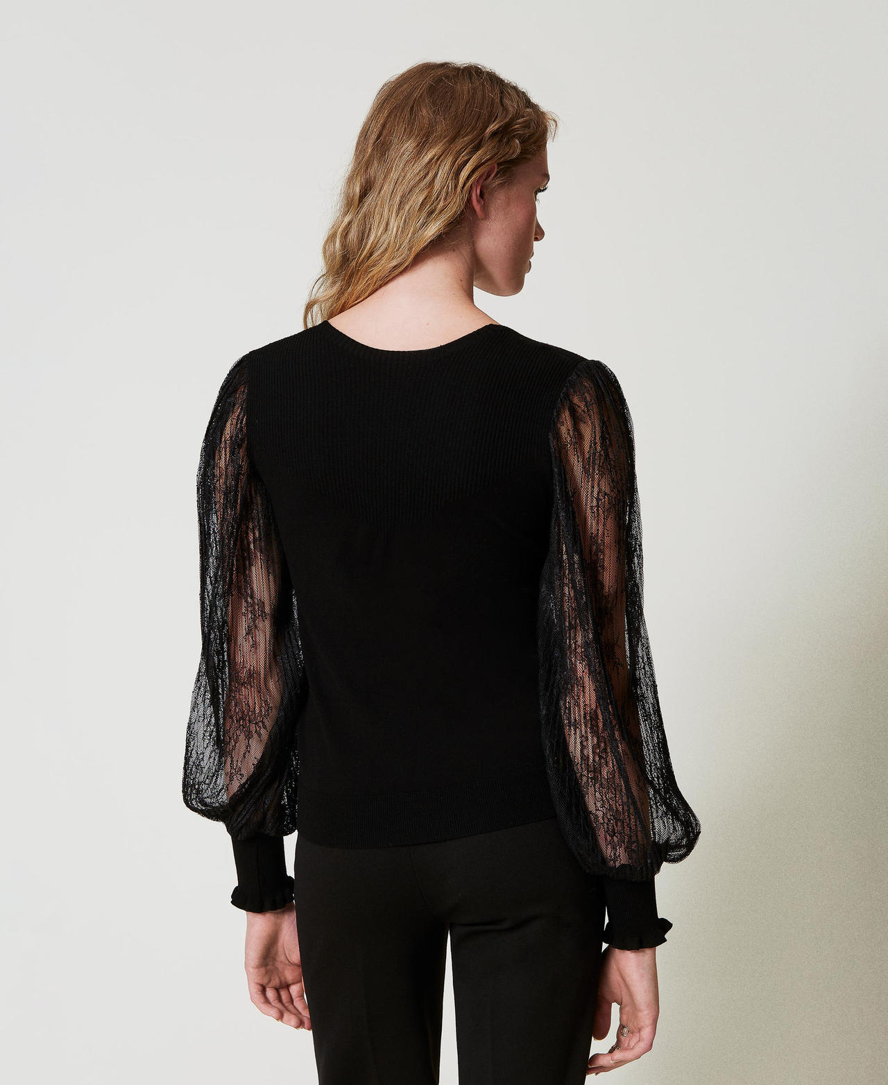 Pull double usage avec manches en dentelle Noir Femme 242TT3162_00006_03