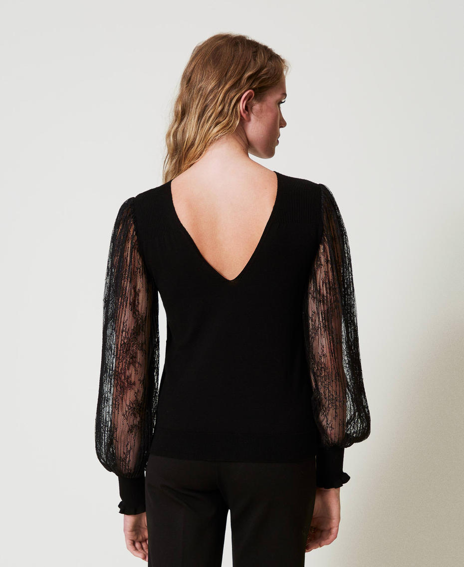 Pull double usage avec manches en dentelle Noir Femme 242TT3162_00006_06