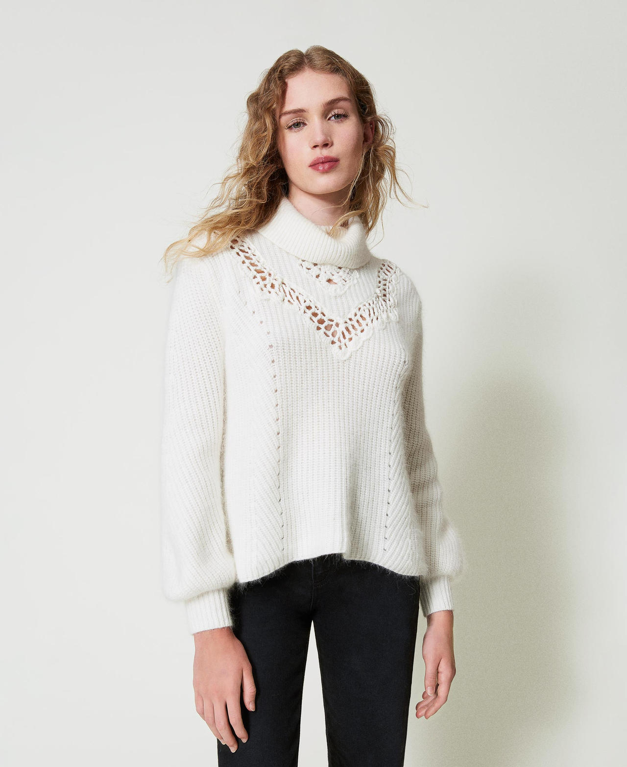 Angora blend jumper with embroidery White Snow Woman 242TT3200_00282_02