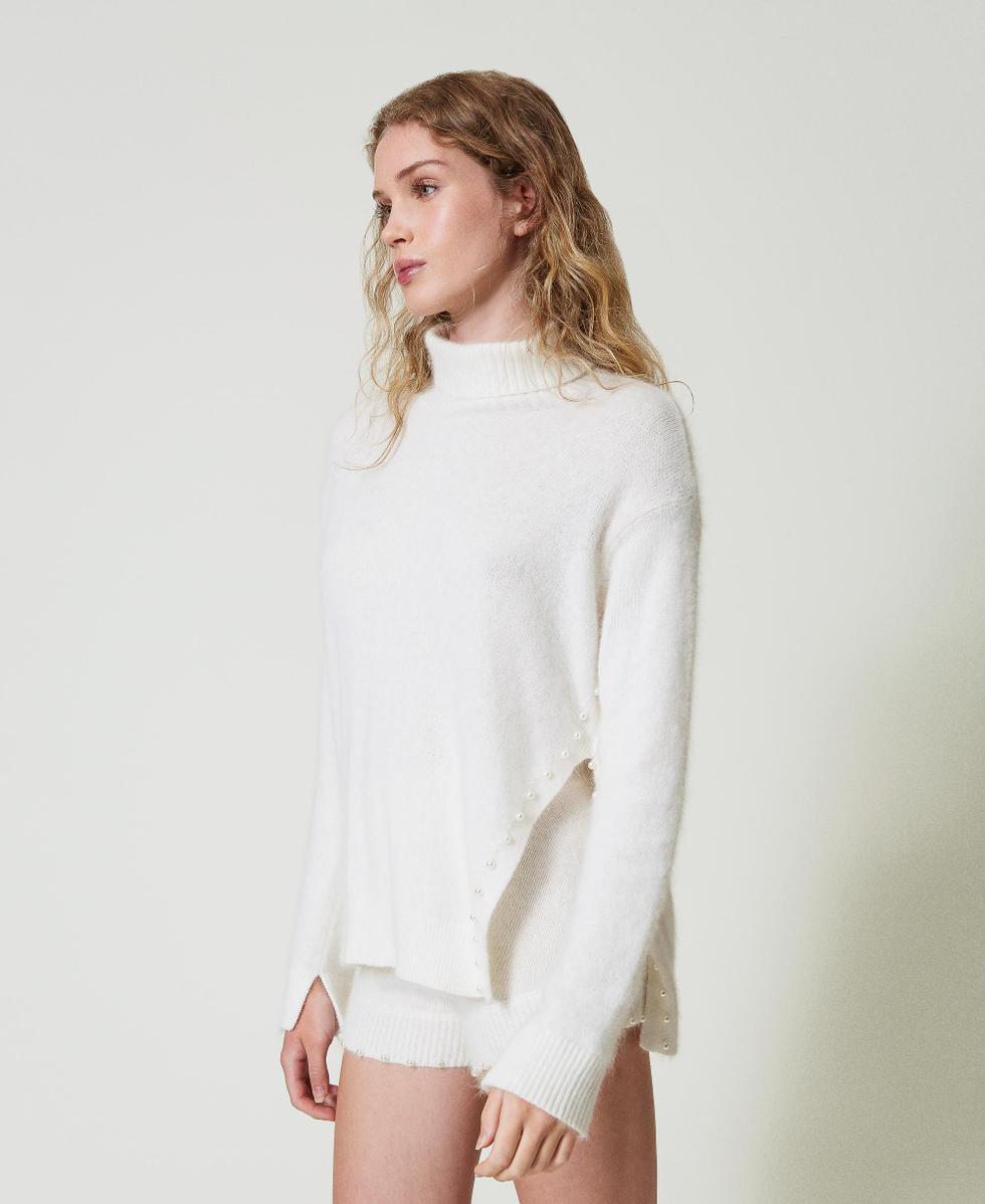 Pull col roul&eacute; en angora m&eacute;lang&eacute; avec perles Blanc Neige Femme 242TT3291_00282_02