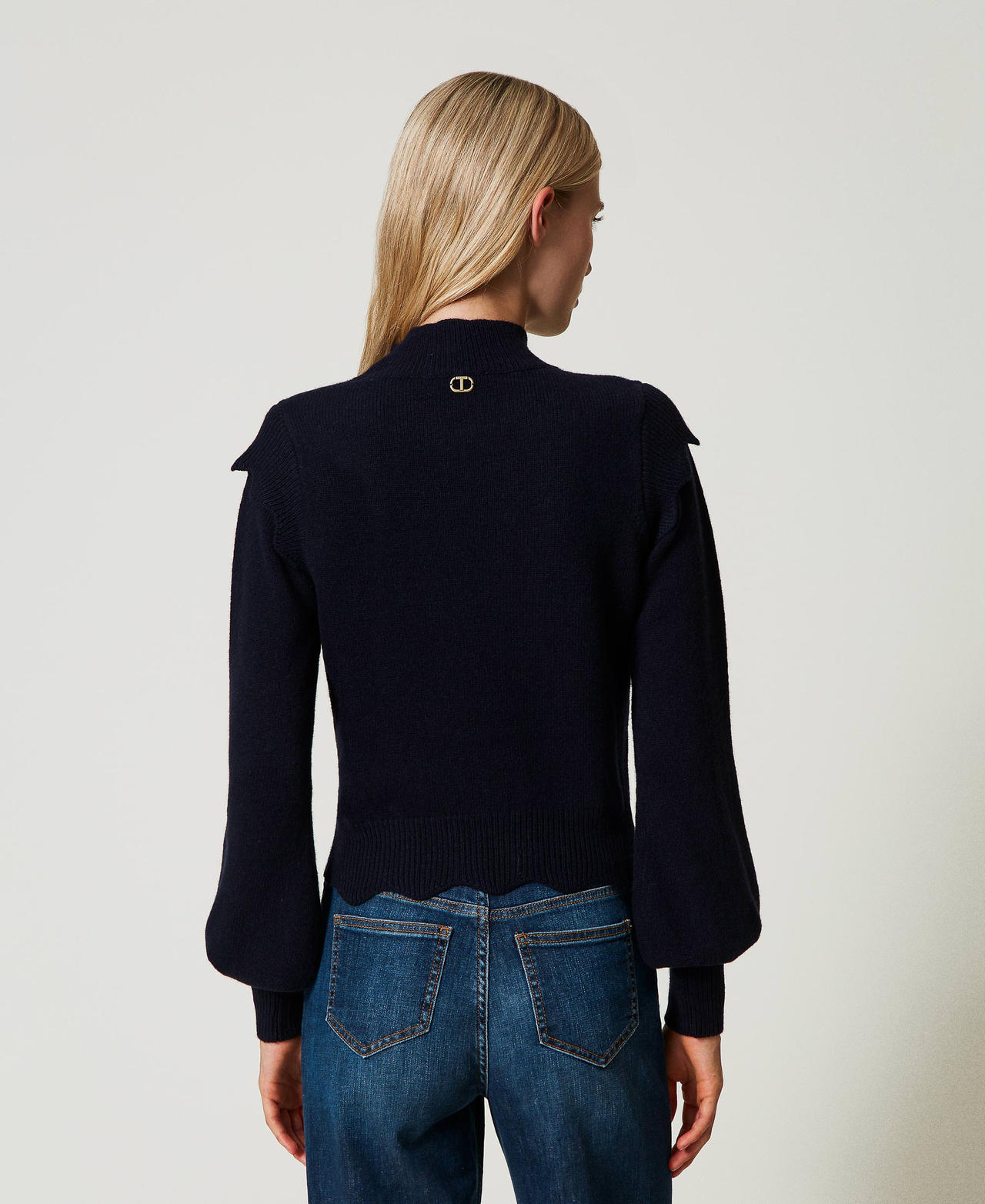 Pull en laine et cachemire avec festons Bleu Classique Femme 242TT3321_11956_03