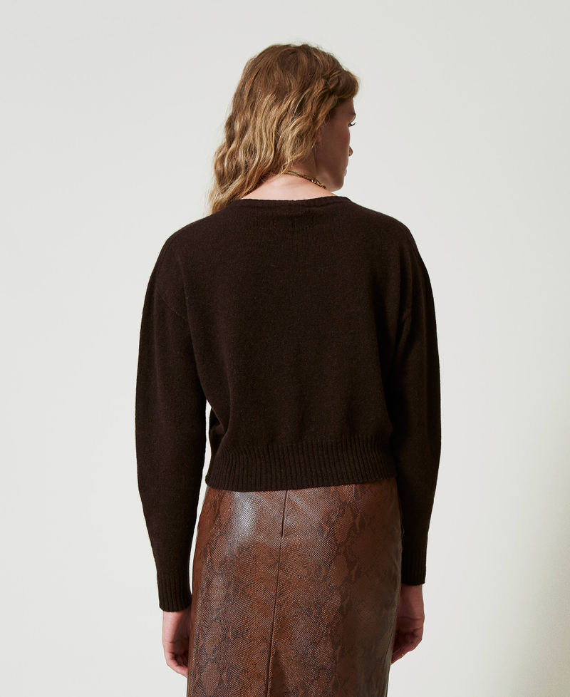 Rundhalspullover aus Cashmere Kaffeeschokolade Frau 242TT3344_11946_03