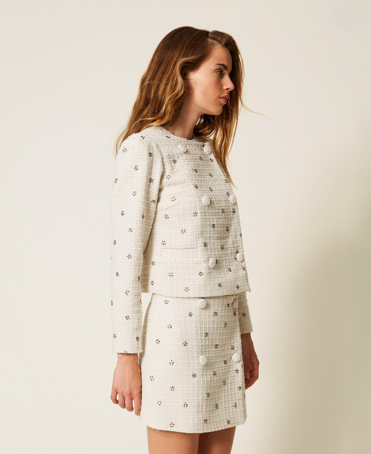 Mini-jupe en tissu bouclé avec broderies Blanc Neige Femme 252AP2132_00282_02