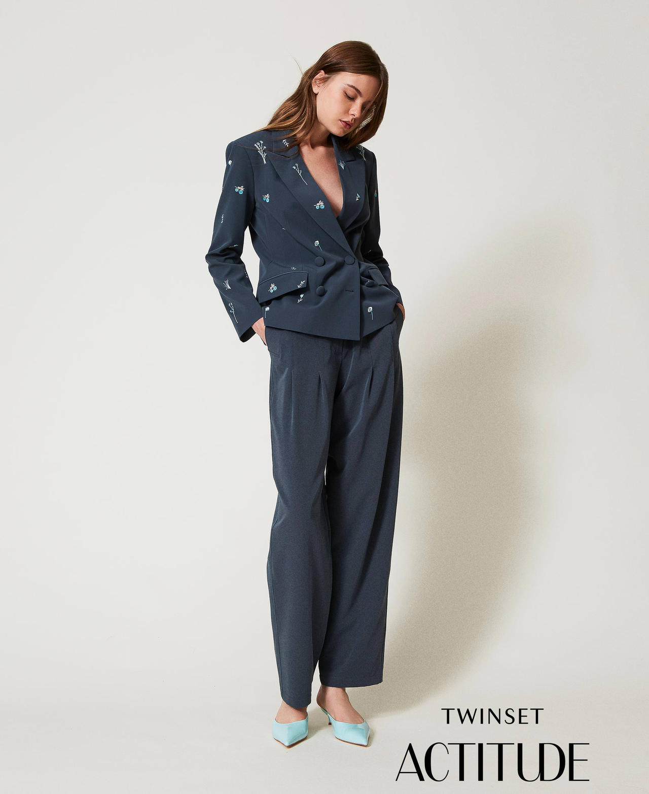 Pantalones amplios con pinzas Blue Fusion Mujer 251AP2081_12372_PA