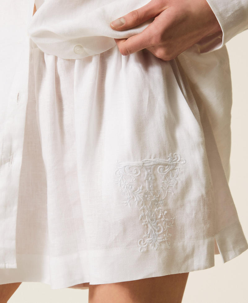 Shorts aus Leinen mit gesticktem Logo Wei&szlig; Frau 261TT2304_00001_05