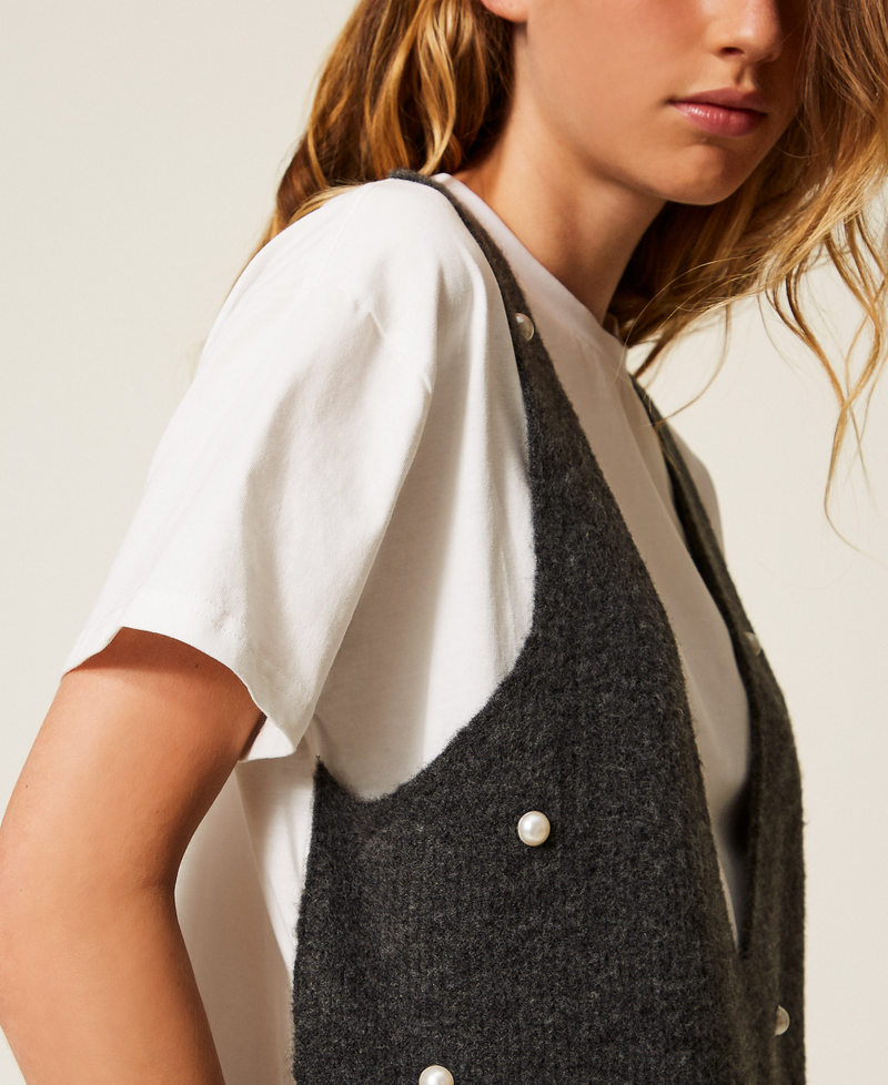 T-Shirt aus Gestrick mit Perlen Durchschnittgrau-Mélange Frau 252AP3042_0082M_04