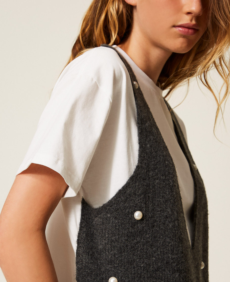 T-Shirt aus Gestrick mit Perlen Durchschnittgrau-Mélange Frau 252AP3042_0082M_04