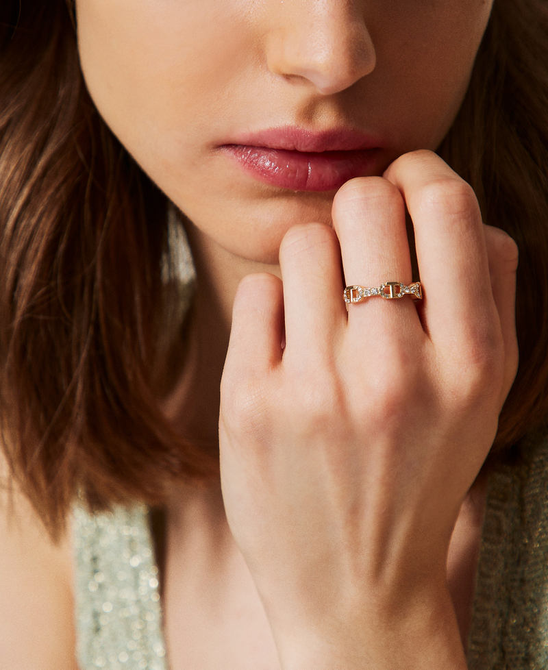 Ring with rhinestones and Oval T New Gold Woman 251TA4033_10630_T0