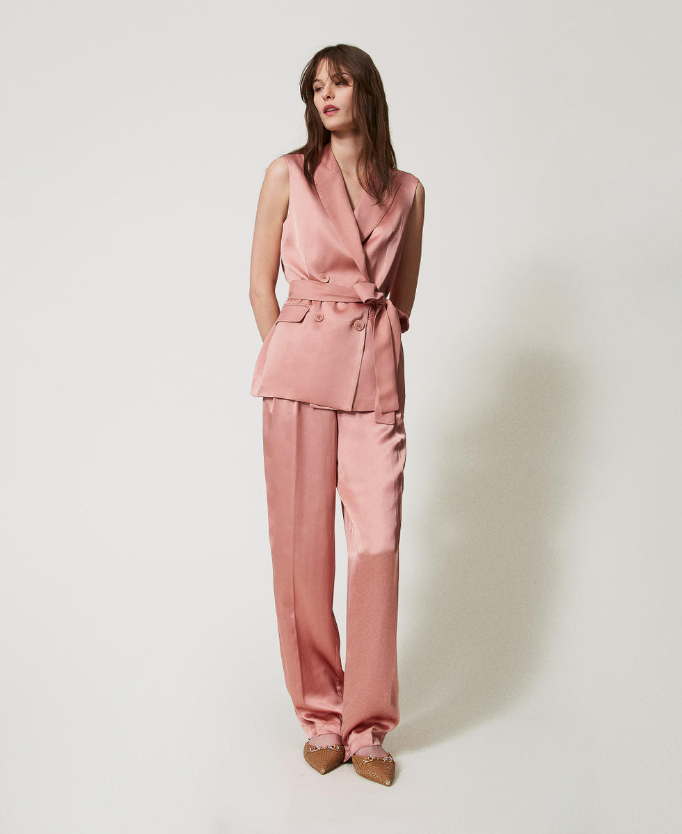 Gilet en envers satin avec ceinture