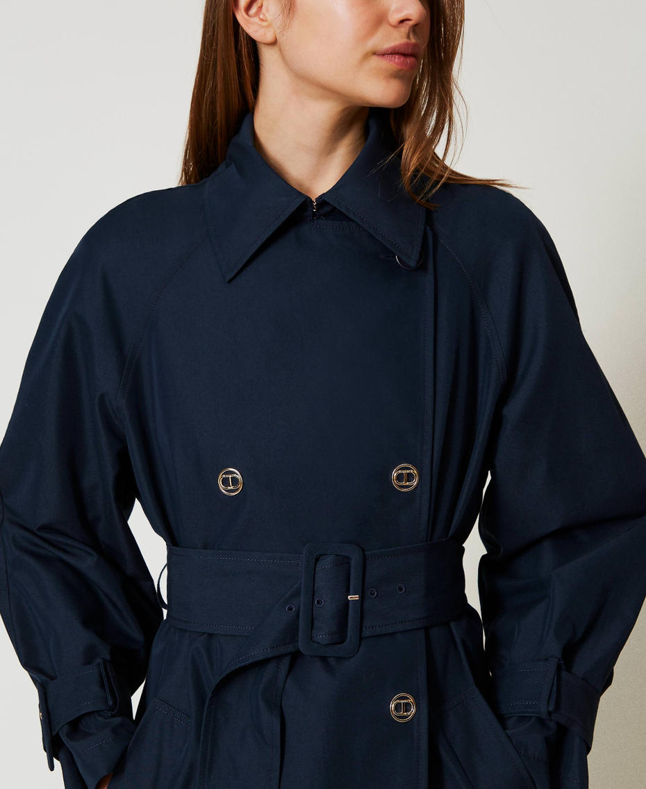 Trenchcoat aus Twill mit „Oval T“-Knöpfen Blue Night Frau 251TP2660_00238_05