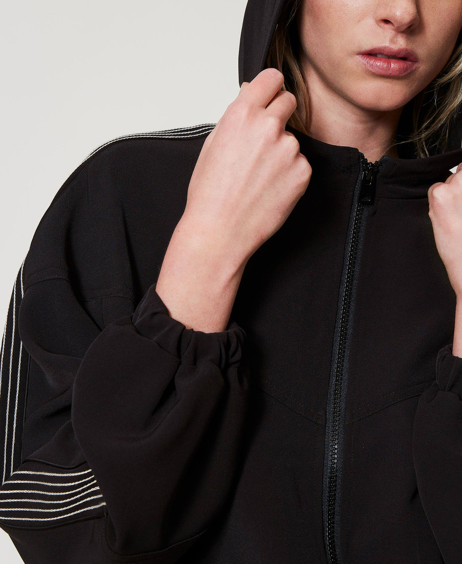 Cr&ecirc;pe jacket with embroidery Black/Snow Embroidery Woman 251TE2161_12285_04