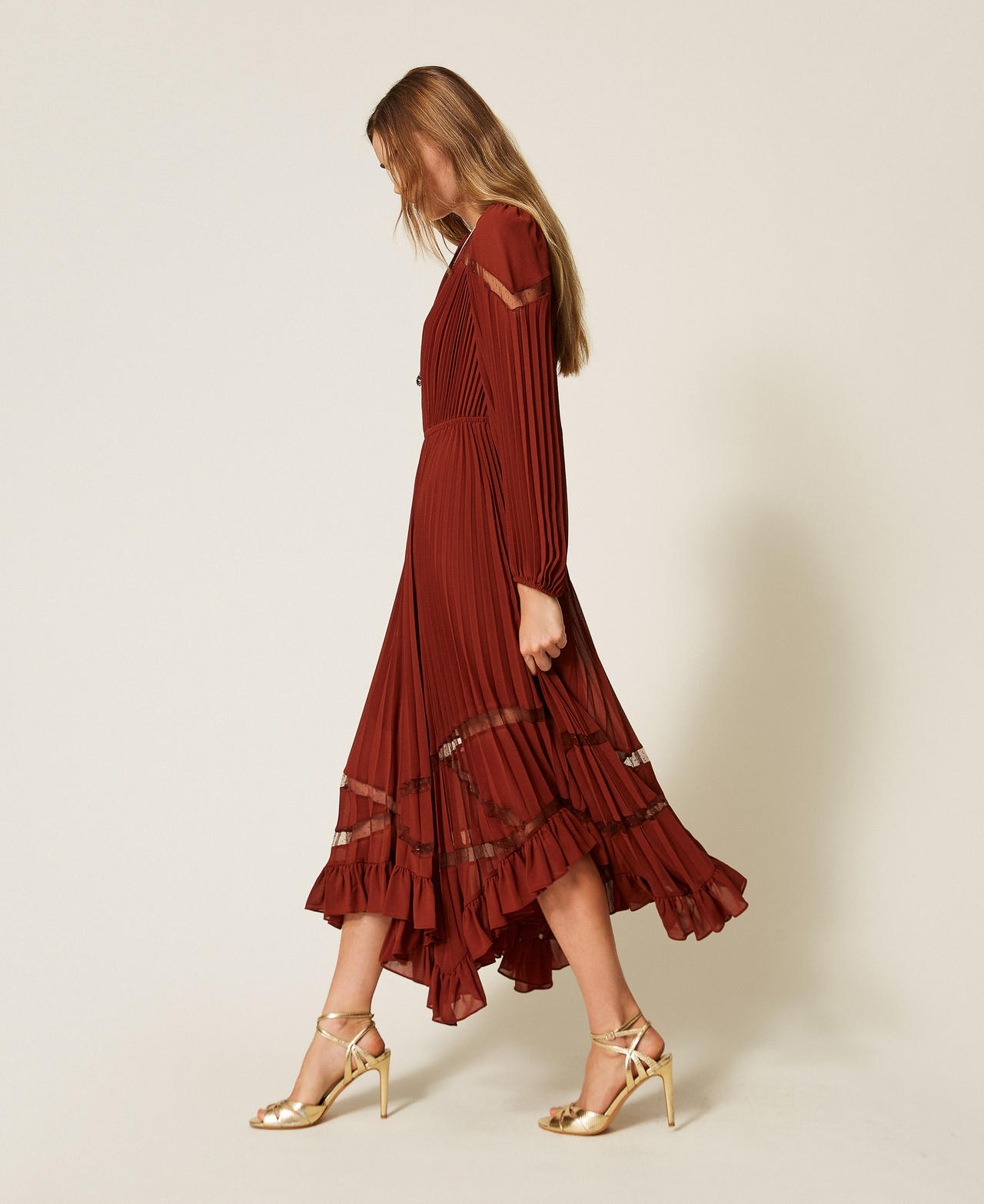 Long pleated georgette dress "Cherry Wood" Brown Woman 262TP271A_06501_02
