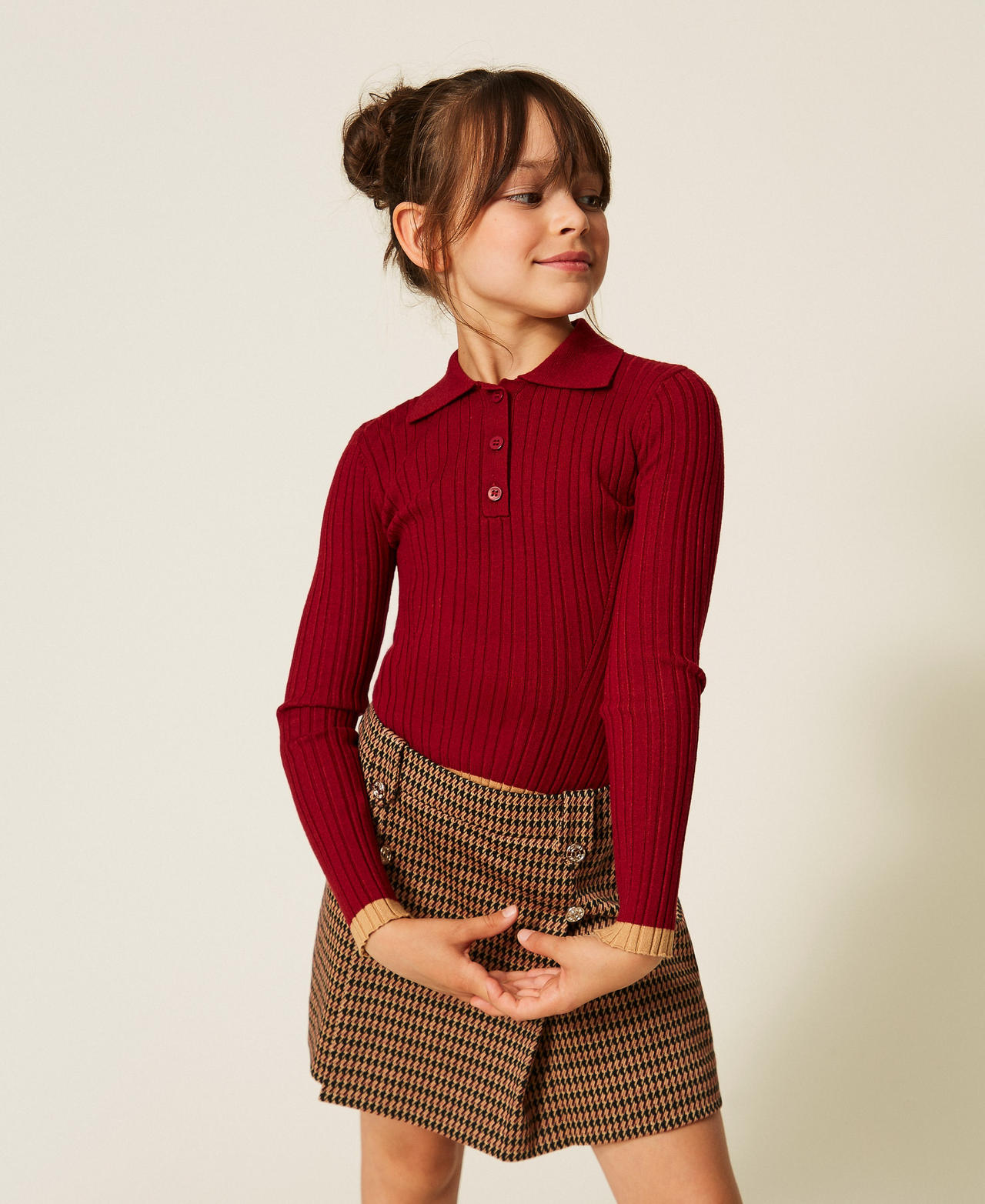 Ribbed polo jumper with contrasting details Two-tone Red Ruby/"Iced Coffee" Brown Girl 262GJ3010_13767_01