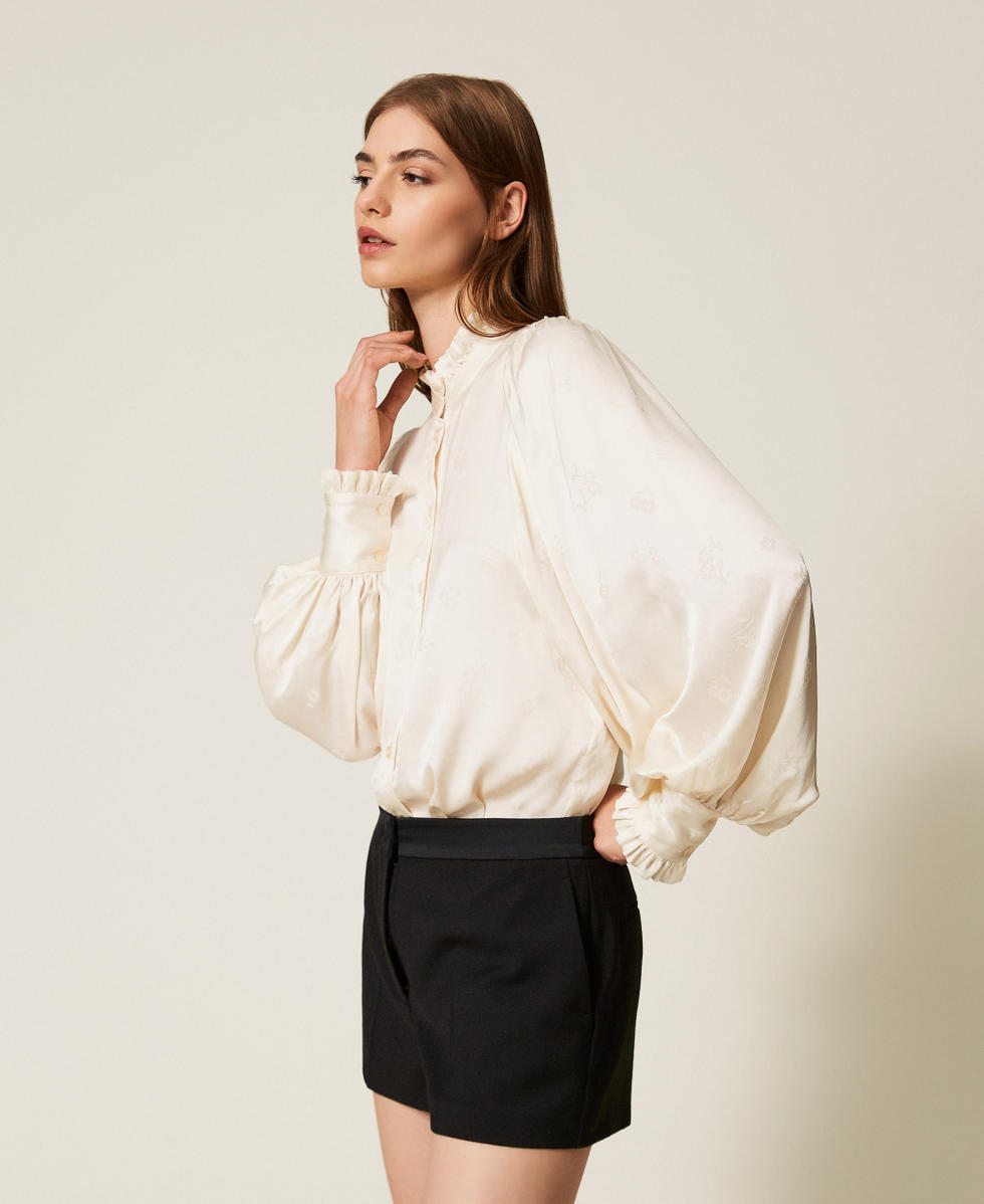 Shorts with satin details Black Woman 252TT2125_00006_02