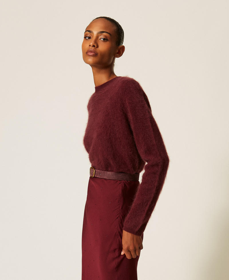Pullover mit Rundhalsausschnitt aus geb&uuml;rsteter Wolle Bordeaux Frau 262TT3024_00020_02
