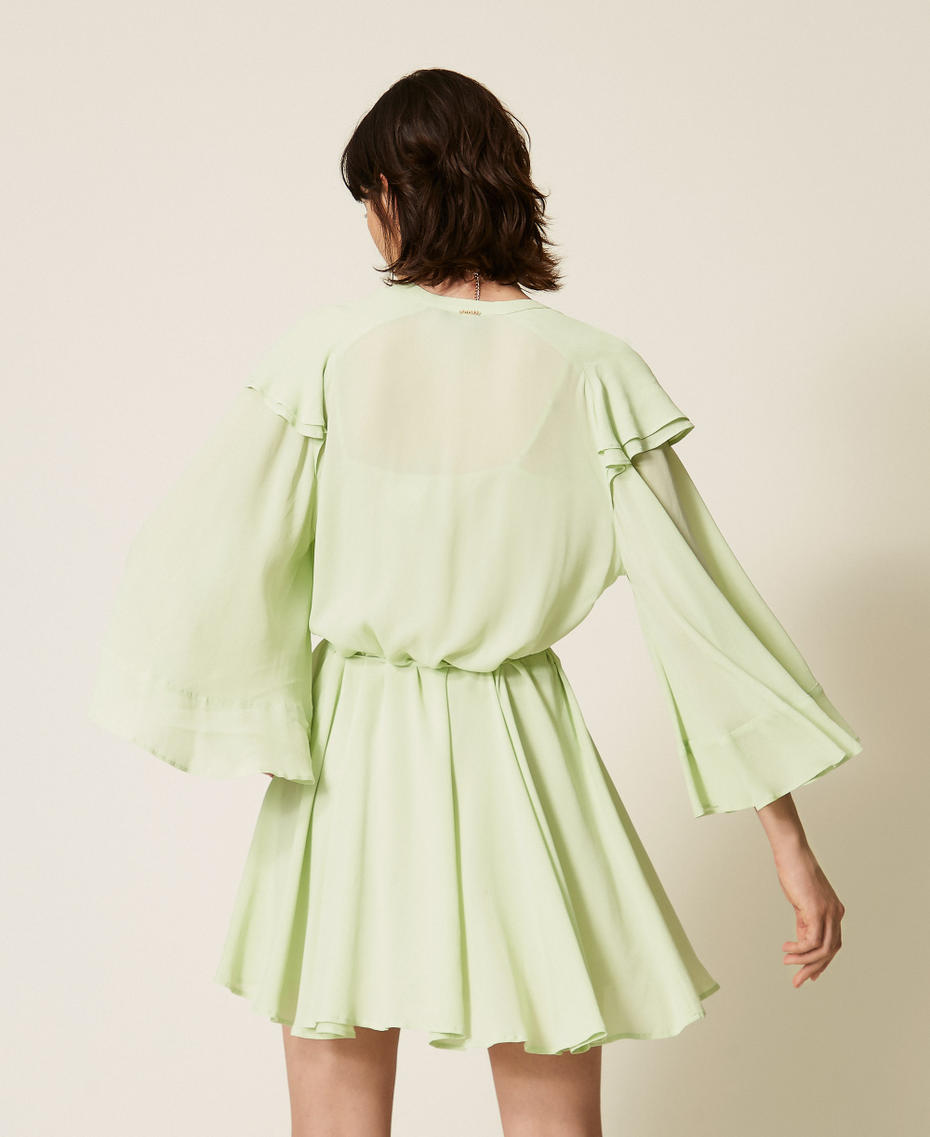 Robe courte en cr&ecirc;pe de Chine avec volants