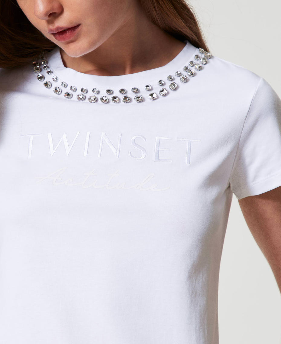 T-shirt with hand embroidery and logo "Papers" White Woman 251AP2161_00840_03