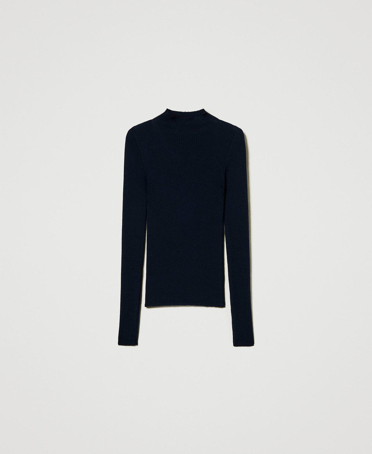 Turtleneck seamless wool jumper