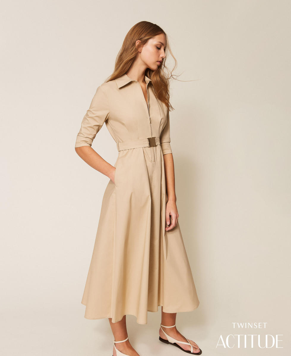 Langes Kleid aus Popeline mit G&uuml;rtel Safaribeige Frau 261AP2284_13191_PA