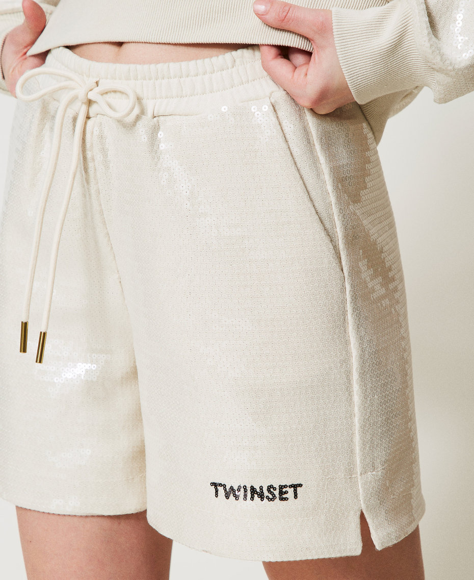 Full sequin plush Bermuda shorts Beige Woman 251LL2SCC_00003_04