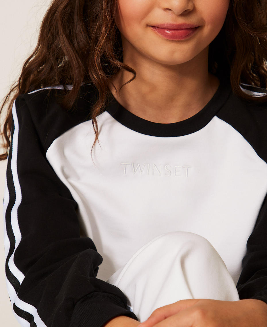 Sudadera color block con rayas Bicolor Blanco Roto / Negro Ni&ntilde;a 261GJ2230_02722_04