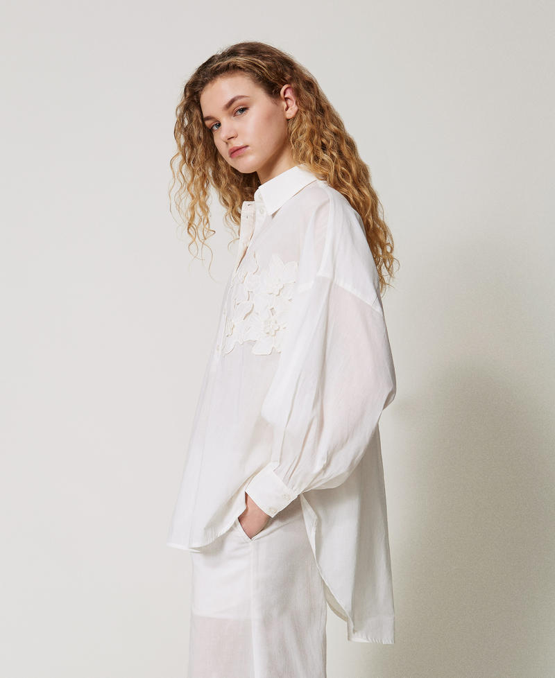 Muslin blouse with embroidered flowers Sugar White Woman 251LM2PBB_00632_02