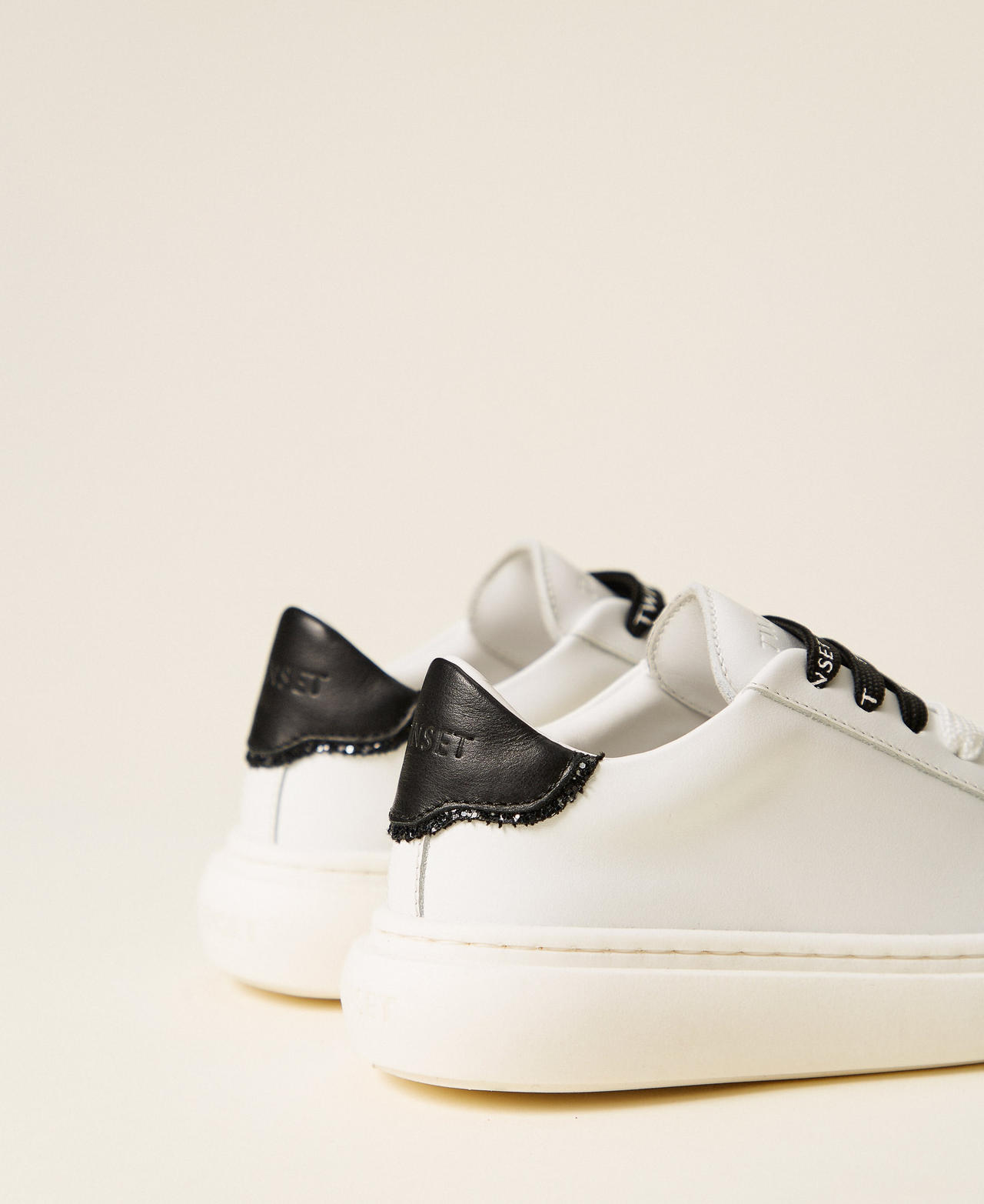 Baby-Sneaker aus Leder mit Logo Zweifarbig Off White / Schwarz M&auml;dchen 262GCB030_10973_03