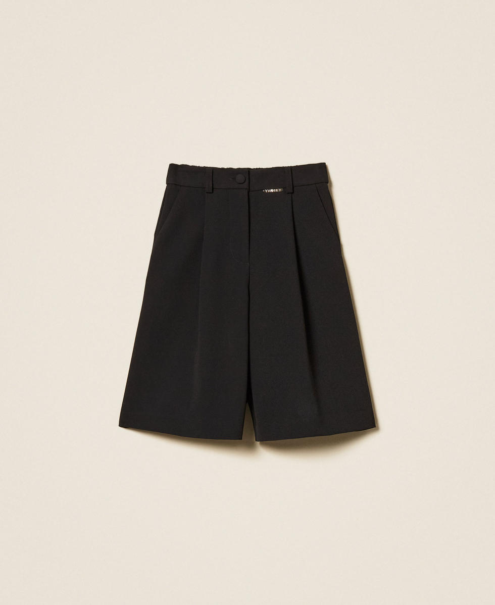 Cr&ecirc;pe Bermuda shorts with pleats
