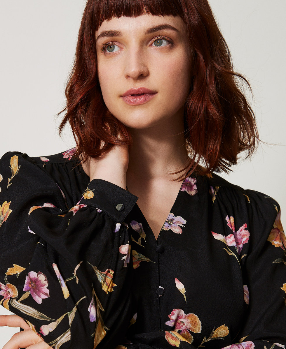 Cr&ecirc;pe de Chine floral shirt Multicolour/Black Iris Print Woman 251TP2774_12328_04