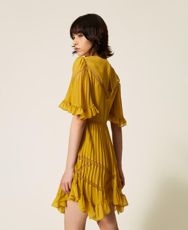 Short pleated chiffon dress with tulle