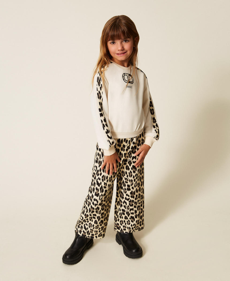 Felpa baby con Oval T e pantaloni stampati Bicolor Bianco "Papiro" / Stampa Leopardata Bambina 252GB211A_12740_01