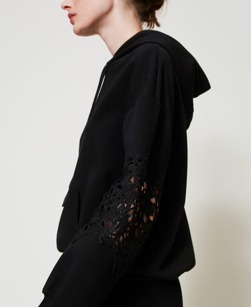Hoodie with macramé Black Woman 251TP2700_00006_04