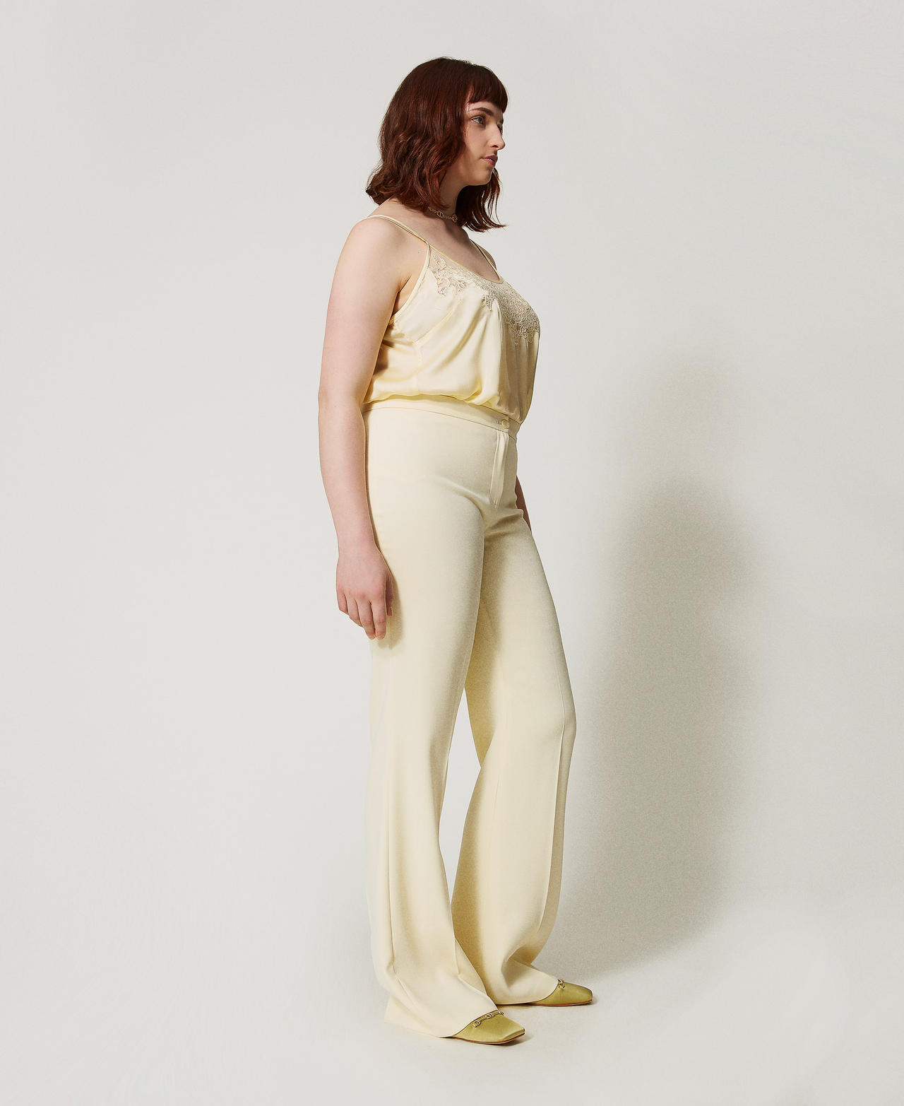 Fluid crêpe flared fitted leg trousers Vanilla Woman 251TP2106_12143_02