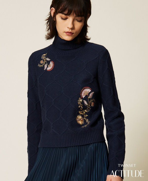Turtleneck wool jumper with floral embroidery